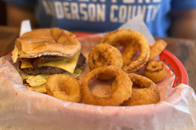 10 LOCALLY OWNED RESTAURANTS THAT YOU MUST TRY IN ANDERSON COUNTY